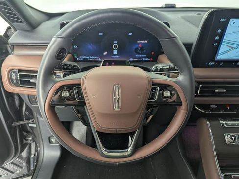 Used 2025 Lincoln Aviator Reserve w/ Equipment Group 201A image 14