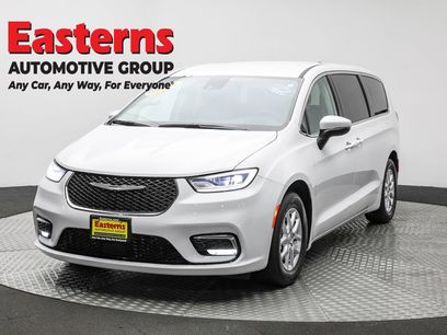 Used 2023 Chrysler Pacifica Touring-L