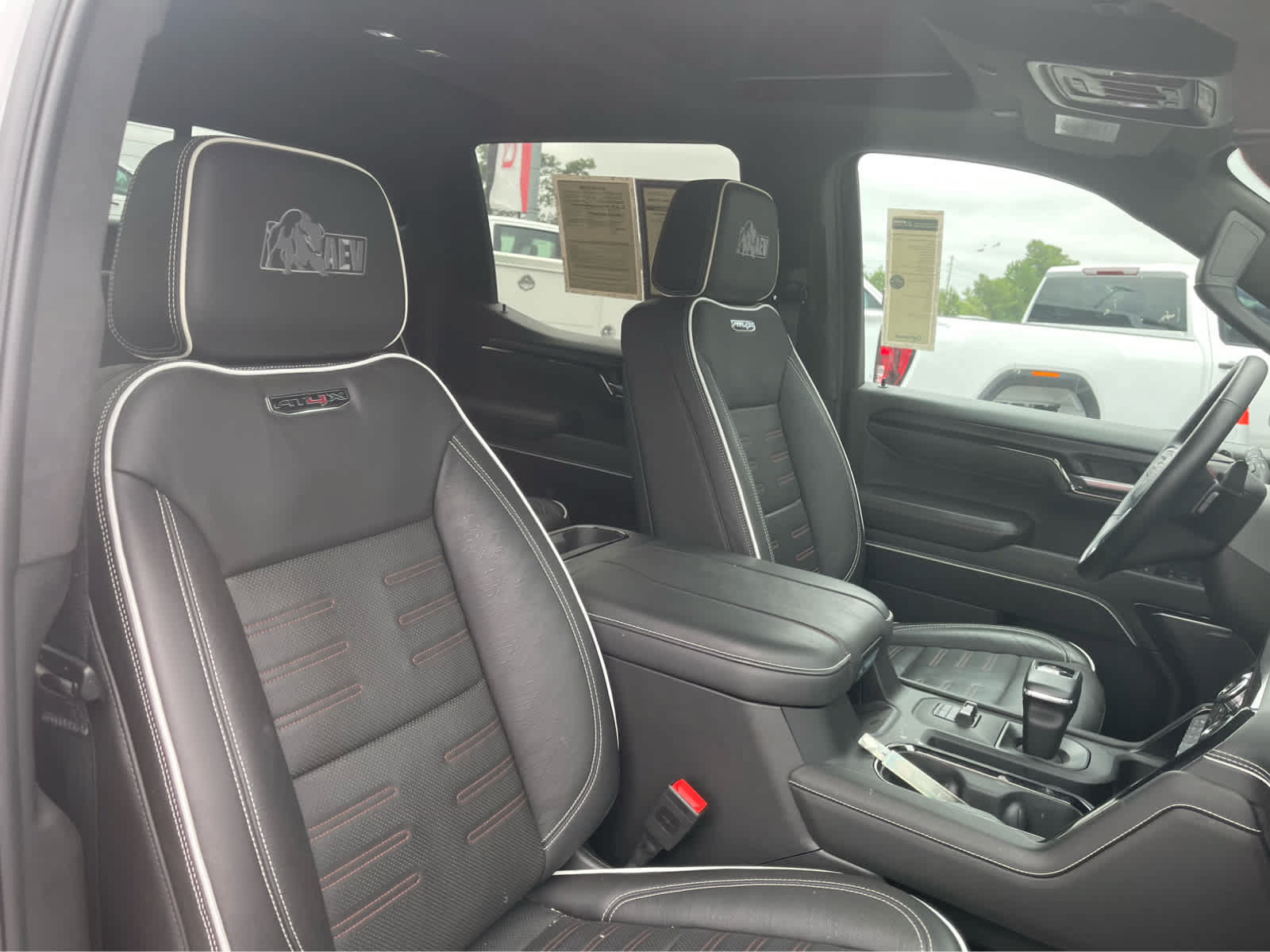 Used 2025 GMC Sierra 1500 AT4X w/ AT4X AEV Edition AWD/4WD image 25
