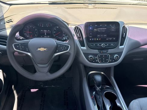 Used 2022 Chevrolet Malibu LT image 23