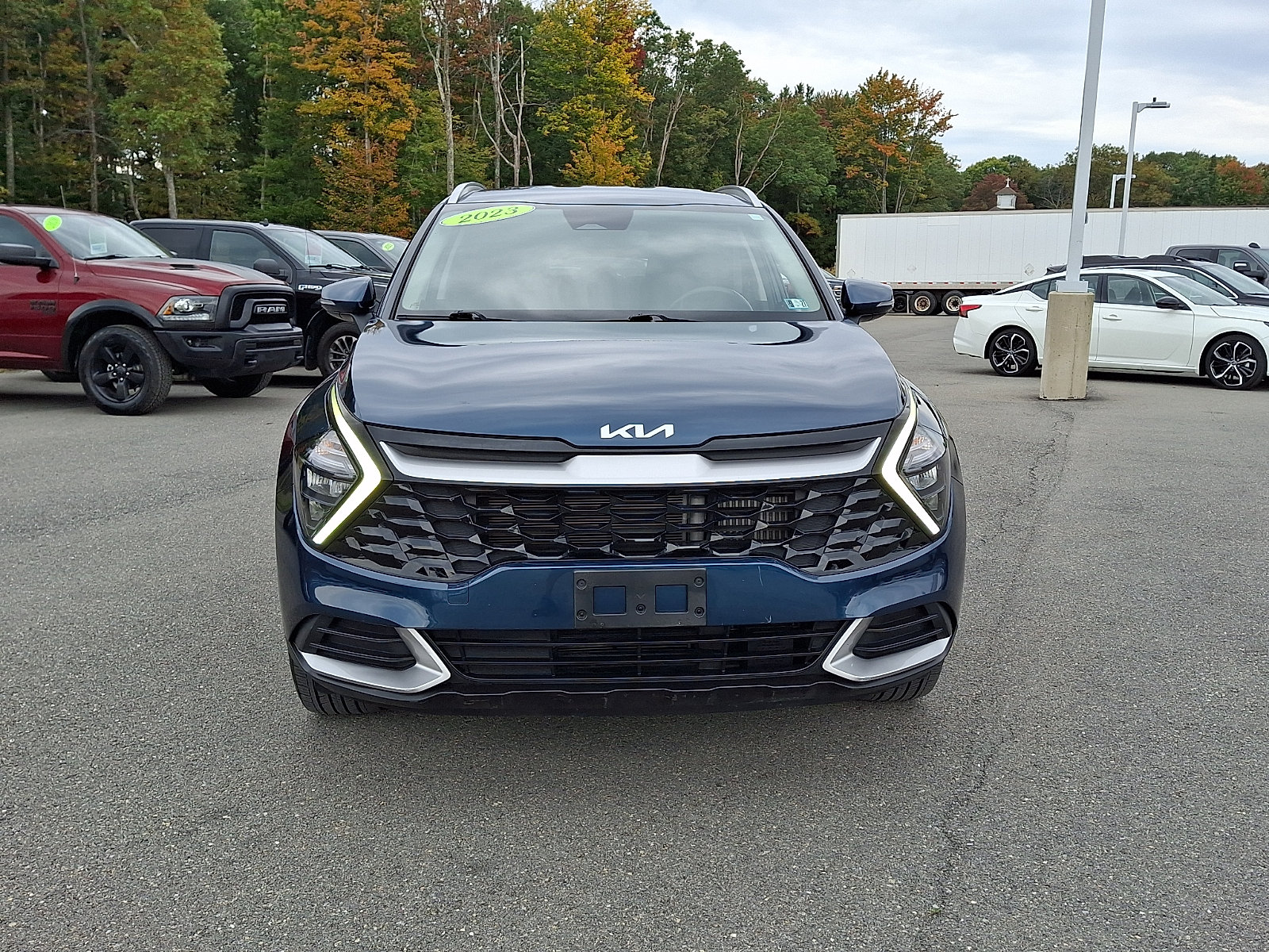 Used 2023 Kia Sportage EX AWD/4WD image 2