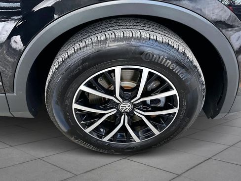 Used 2021 Volkswagen Tiguan SE w/ Panoramic Sunroof Package image 10