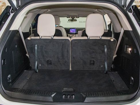 Used 2023 Ford Explorer XLT w/ Equipment Group 202A image 23