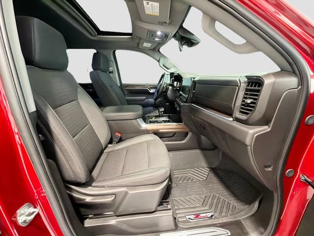 Used 2025 Chevrolet Silverado 1500 LT Trail Boss w/ Convenience Package II AWD/4WD image 25