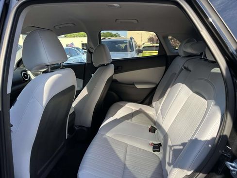 Used 2023 Hyundai Kona SEL AWD/4WD image 10