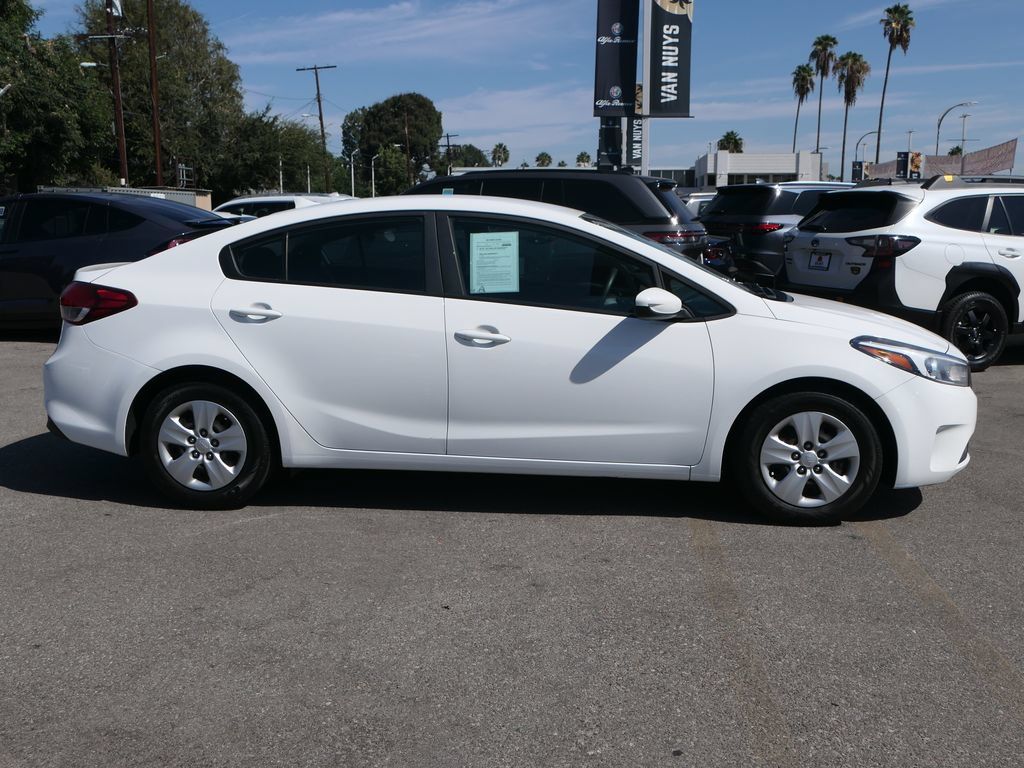 Used 2017 Kia Forte LX FWD image 2