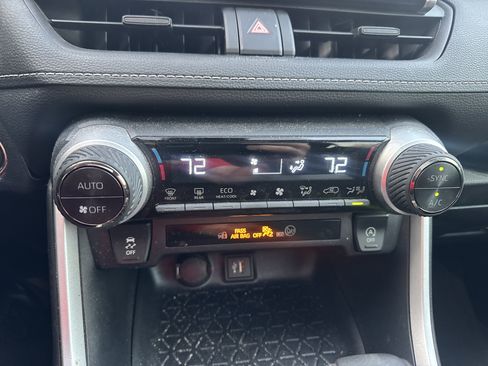 Used 2024 Toyota RAV4 XLE w/ Convenience Package image 21