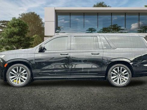 Used 2023 Cadillac Escalade ESV Sport Platinum image 7