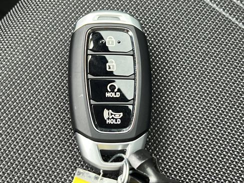 Certified 2025 Hyundai Venue Limited FWD image 25