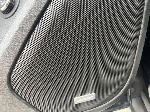 Used 2019 GMC Acadia SLT w/ Black Edition image 10