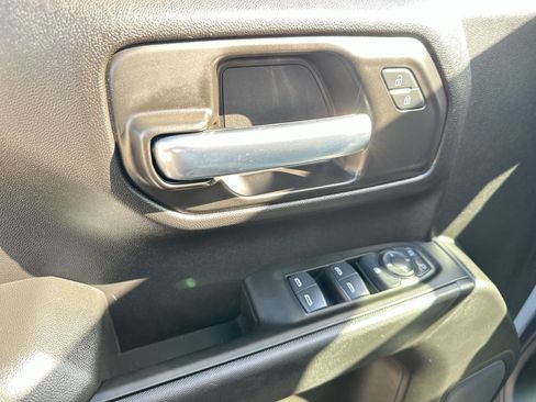 Certified 2025 Chevrolet Silverado 1500 Custom image 13