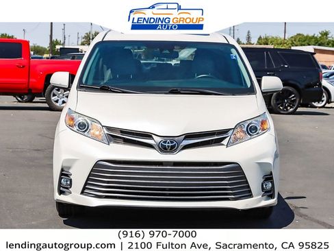 Used 2020 Toyota Sienna XLE Premium image 6