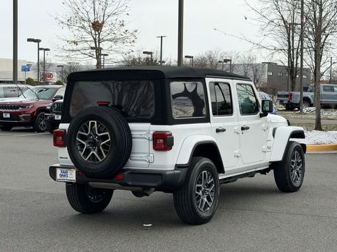 Certified 2024 Jeep Wrangler Sahara image 7