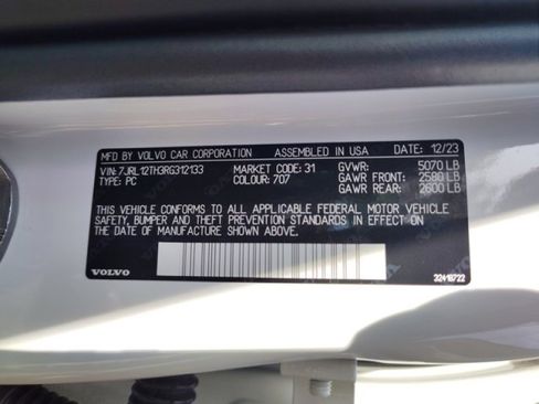 Used 2024 Volvo S60 B5 Plus image 23