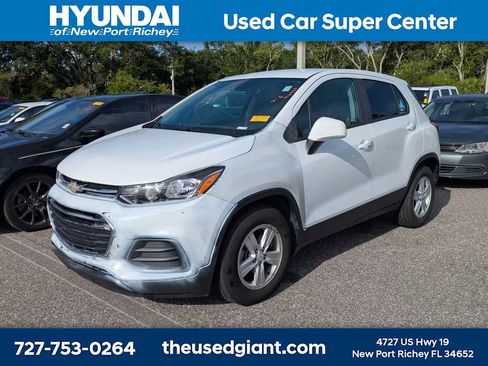 Used 2021 Chevrolet Trax LS w/ Tint and Cruise Package FWD image 1