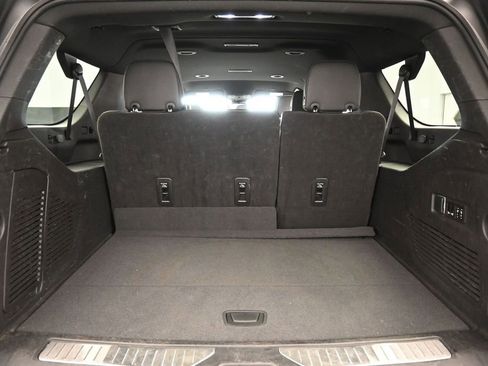 Used 2023 Chevrolet Suburban Premier AWD/4WD image 38