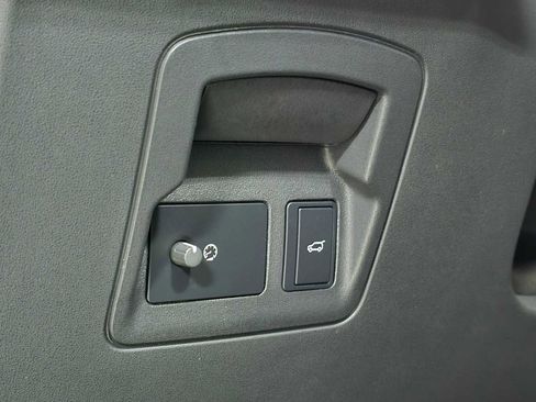 Used 2024 Land Rover Range Rover Velar Dynamic SE image 24