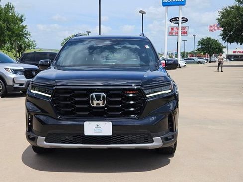 Certified 2025 Honda Pilot TrailSport image 2