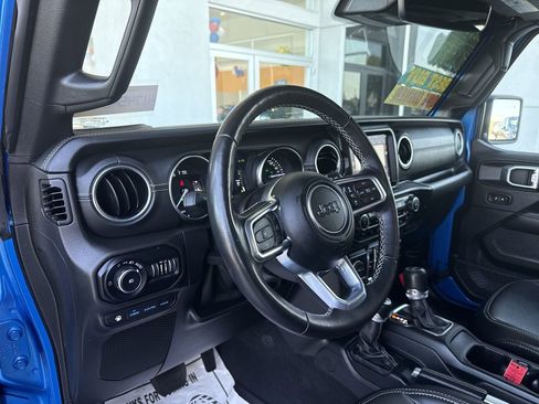 Used 2021 Jeep Wrangler Unlimited Sahara w/ Cold Weather Group image 9