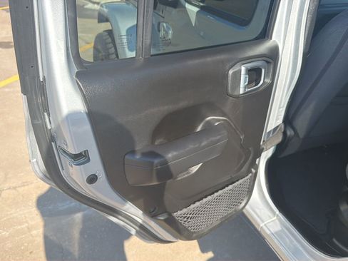 Used 2024 Jeep Wrangler Unlimited w/ Convenience Group image 14