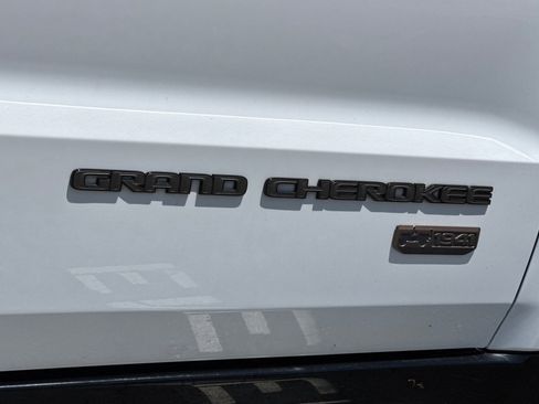Used 2016 Jeep Grand Cherokee Limited 75th Anniversary RWD image 24
