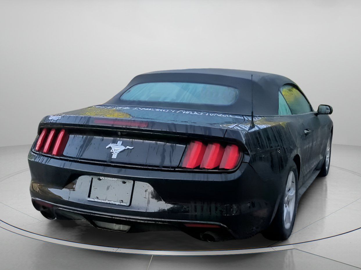 Used 2016 Ford Mustang Convertible RWD image 26