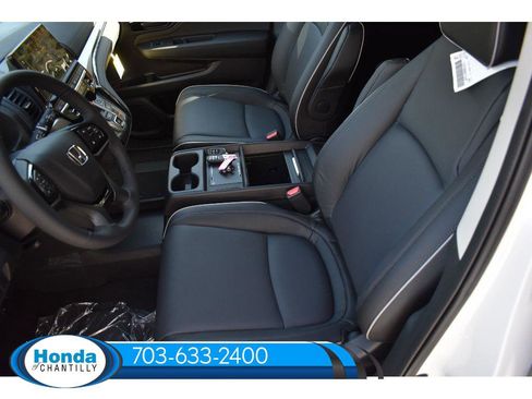New 2026 Honda Odyssey Touring image 14