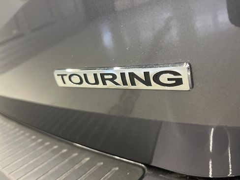 Used 2025 Honda Odyssey Touring image 43