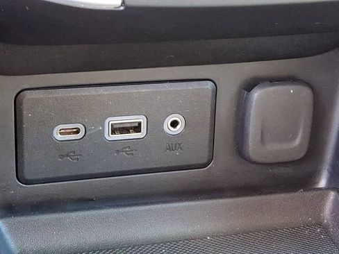 Used 2024 GMC Terrain SLE image 29