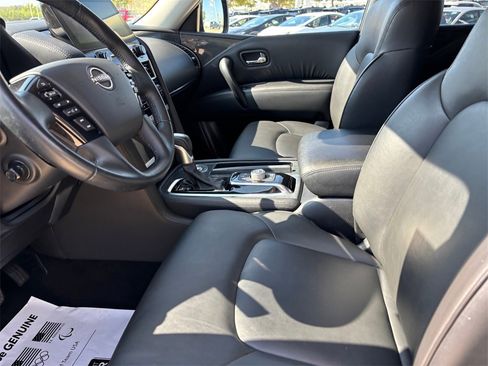 Used 2023 Nissan Armada SV image 10