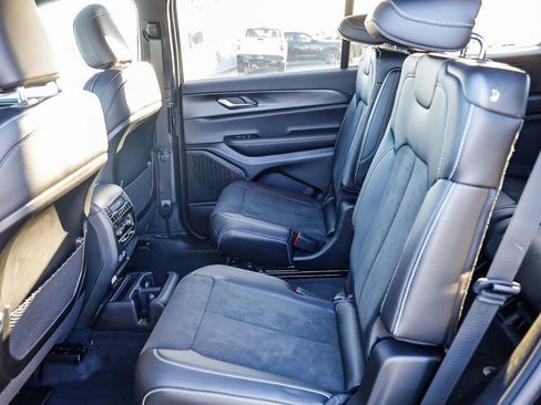 New 2025 Jeep Grand Cherokee L Altitude image 20