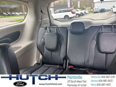 Used 2024 Chrysler Pacifica Touring-L FWD image 46