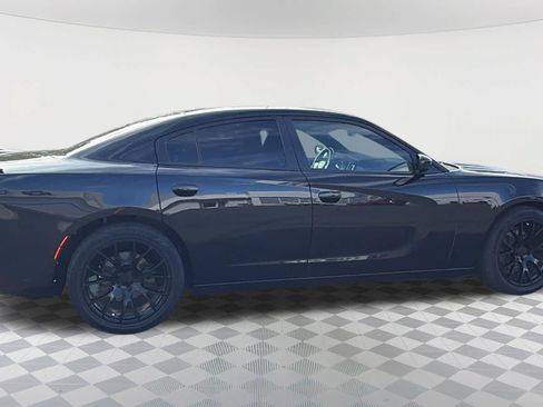 Used 2020 Dodge Charger SXT RWD image 4