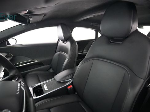 Used 2023 Lucid Air Pure image 4