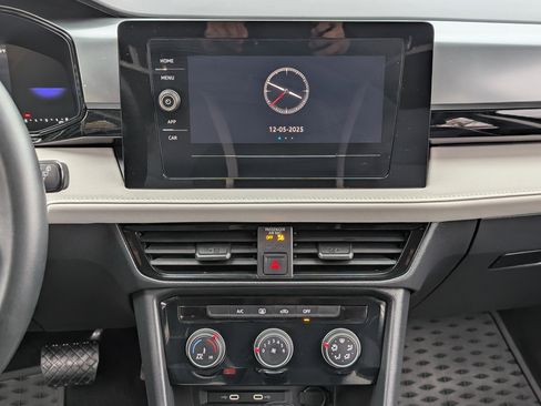 Used 2025 Volkswagen Taos S w/ Taos MDO Package image 25