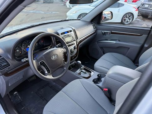 Used 2010 Hyundai Santa Fe GLS image 11
