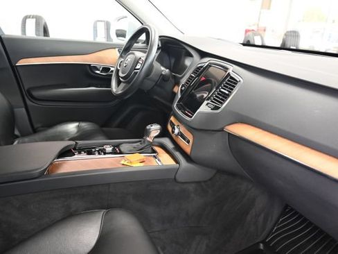 Used 2021 Volvo XC90 T6 Momentum w/ Advanced Package AWD/4WD image 15