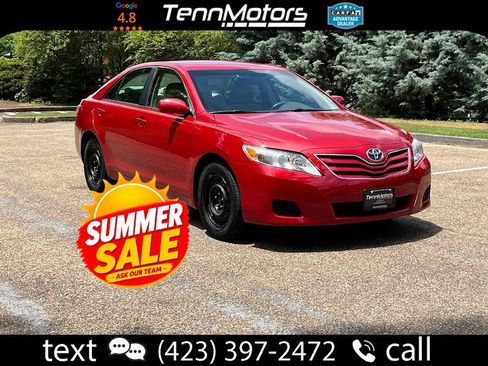 Used 2011 Toyota Camry LE FWD image 1
