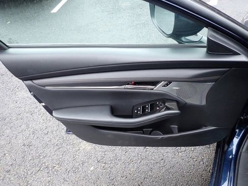 Used 2022 MAZDA MAZDA3 s image 19