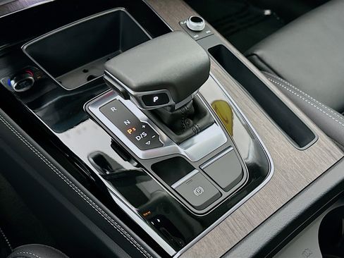 Certified 2025 Audi Q5 2.0T Premium Plus w/ Premium Plus Package image 17