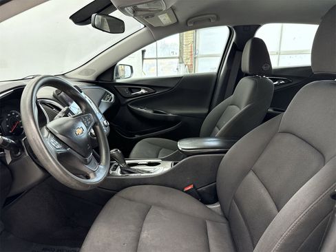 Used 2020 Chevrolet Malibu LT image 11