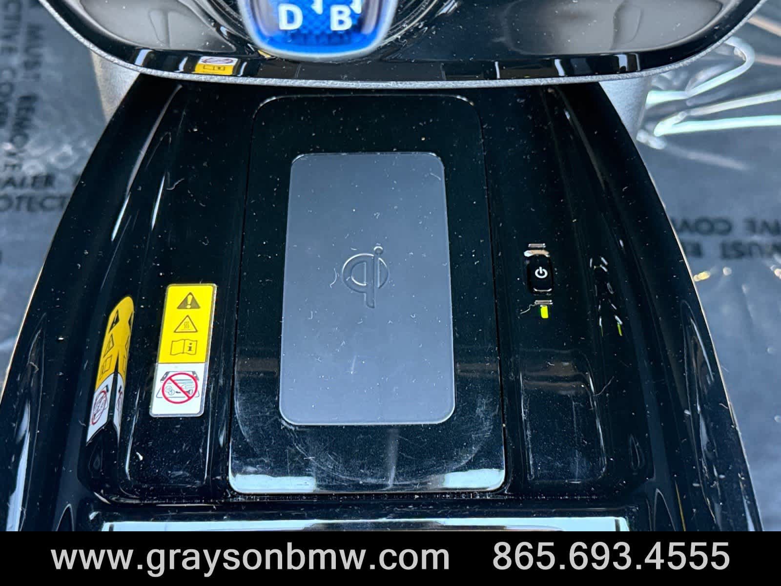 Used 2022 Toyota Prius Limited w/ Premium Convenience Package FWD image 25