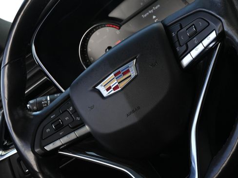 Used 2020 Cadillac XT6 Premium Luxury image 24