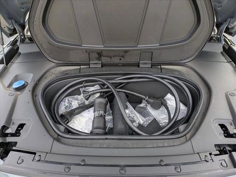 Used 2023 Volvo XC40 Recharge Ultimate image 24