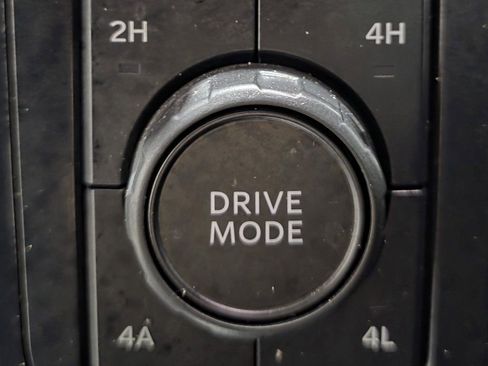 Used 2023 Ford F150 Lariat w/ Equipment Group 502A High image 39