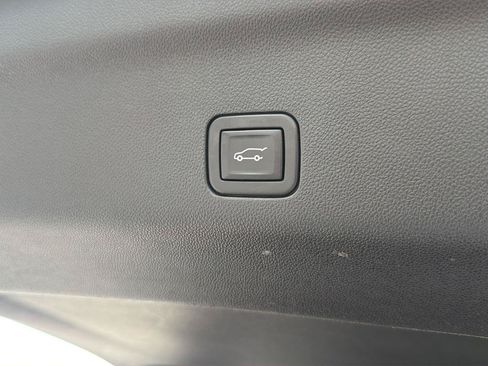 Used 2022 Chevrolet Tahoe LT w/ LT Signature Plus Package RWD image 40