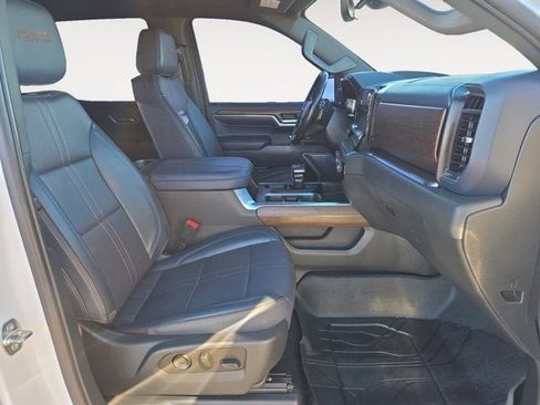 Used 2023 Chevrolet Silverado 1500 High Country w/ Technology Package image 15