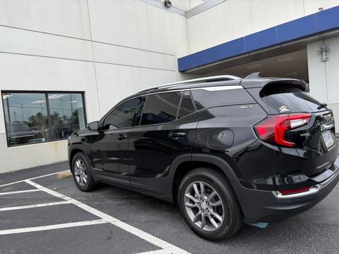 Used 2023 GMC Terrain SLT AWD/4WD image 6