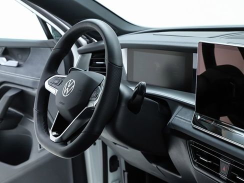New 2026 Volkswagen Tiguan SE R-Line FWD image 74