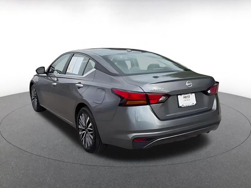 Used 2025 Nissan Altima 2.5 SV image 11